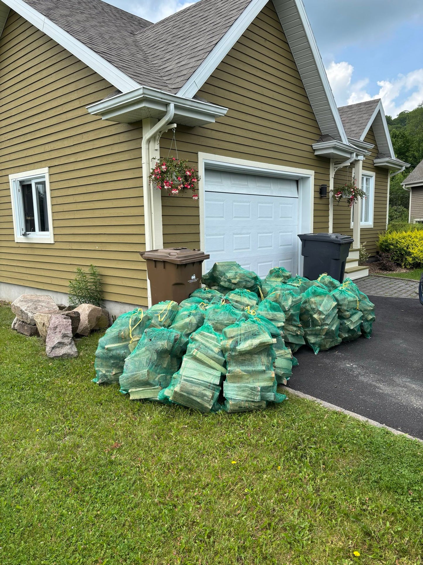 1x Corde de bois de chauffage livrée en sacs